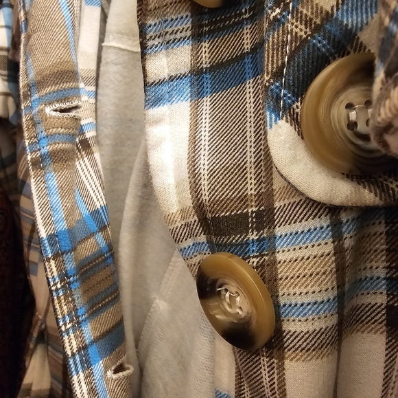 💜 Light weight button down jacket. Small - Picture 7 of 7